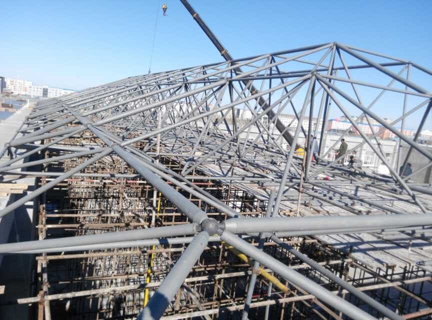 金山商贸城屋顶网架工程